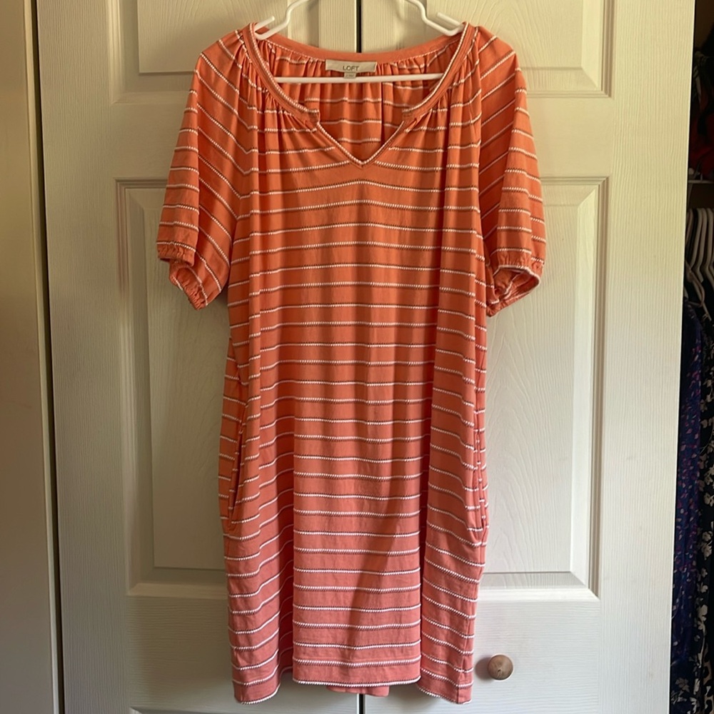 Loft Coral dress, NWOT, large.